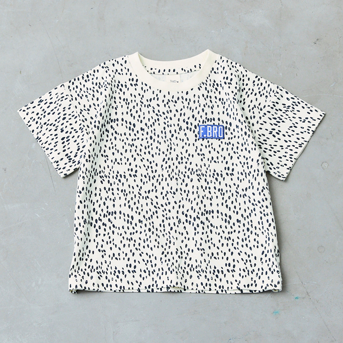 総柄Tシャツ