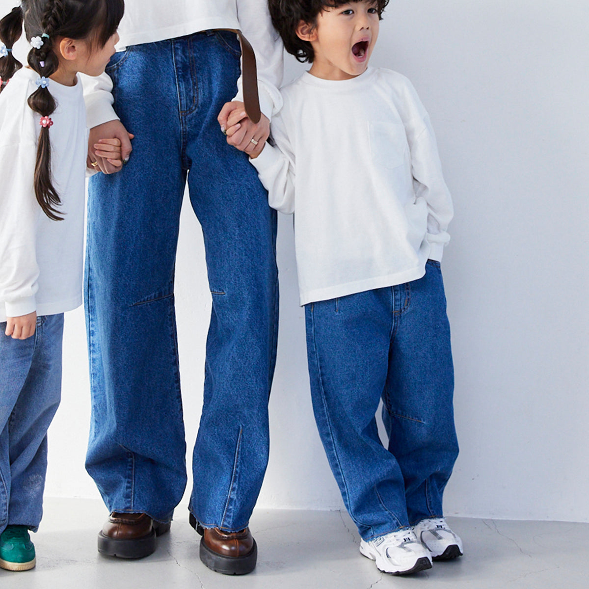 ダーツデニムパンツ