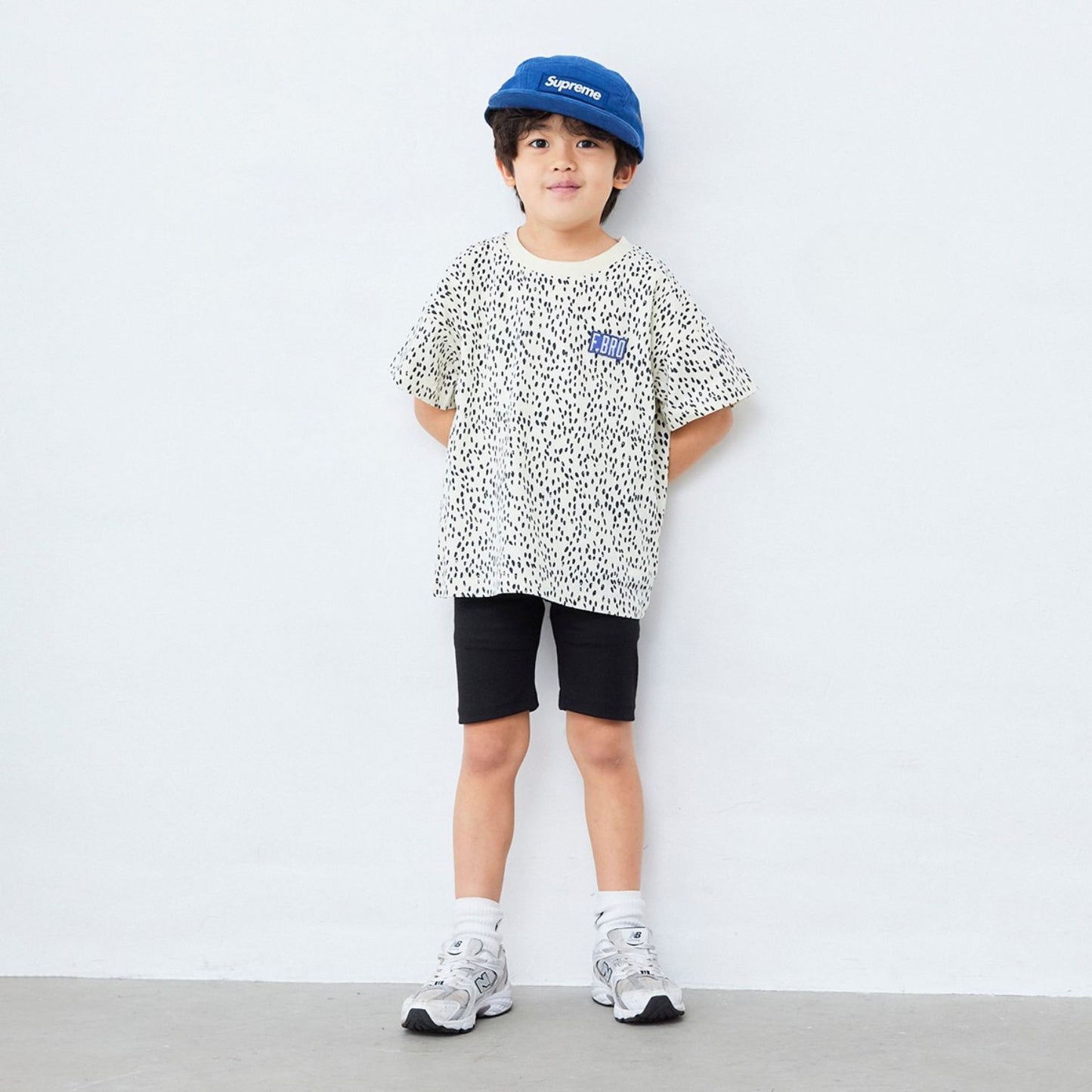 総柄Tシャツ