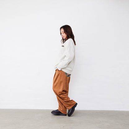 花ロゴ刺繍トレーナー