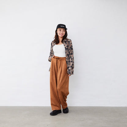 スウェードパンツ