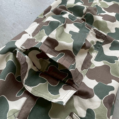 迷彩カーゴパンツ