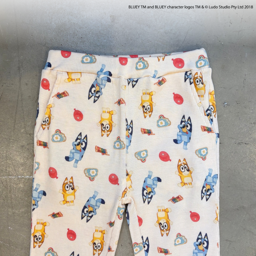 【ブルーイ】総柄フレアパンツ