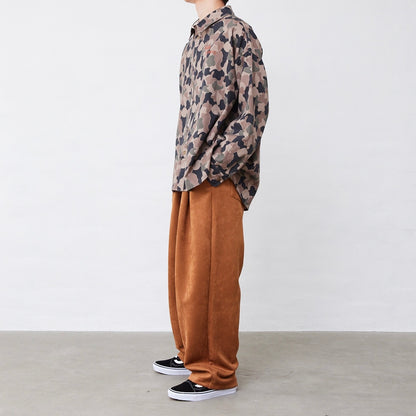 スウェードパンツ