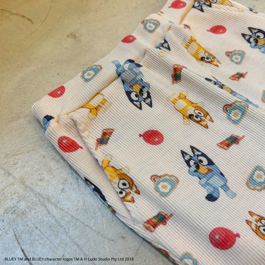 【ブルーイ】総柄フレアパンツ