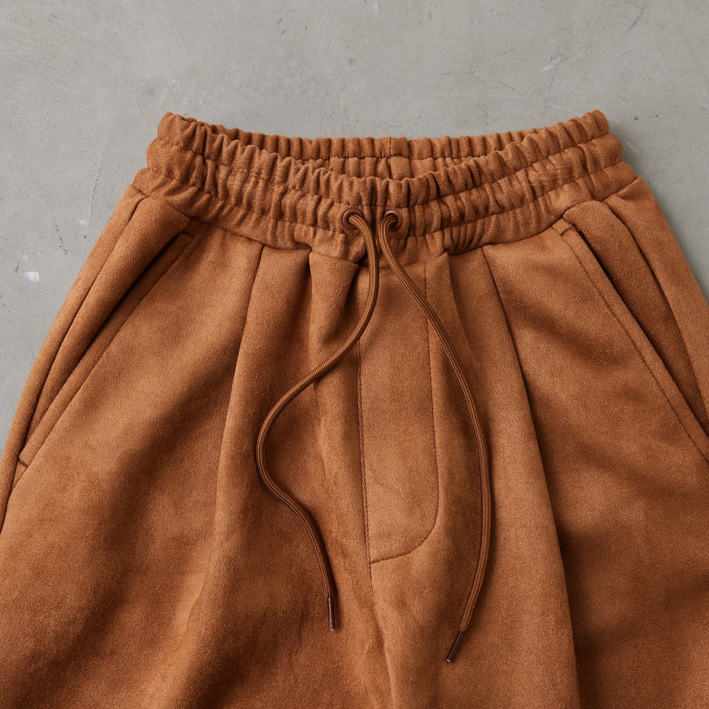 スウェードパンツ