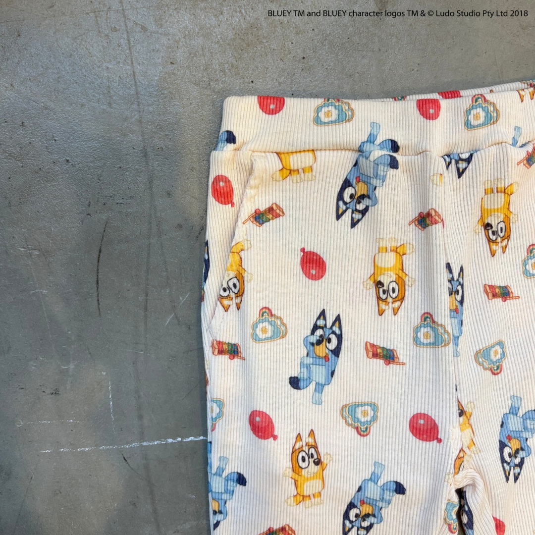 【ブルーイ】総柄フレアパンツ