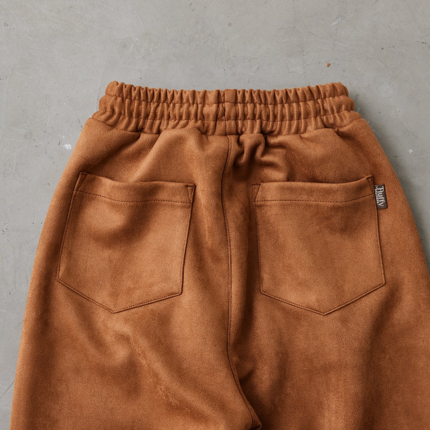 スウェードパンツ