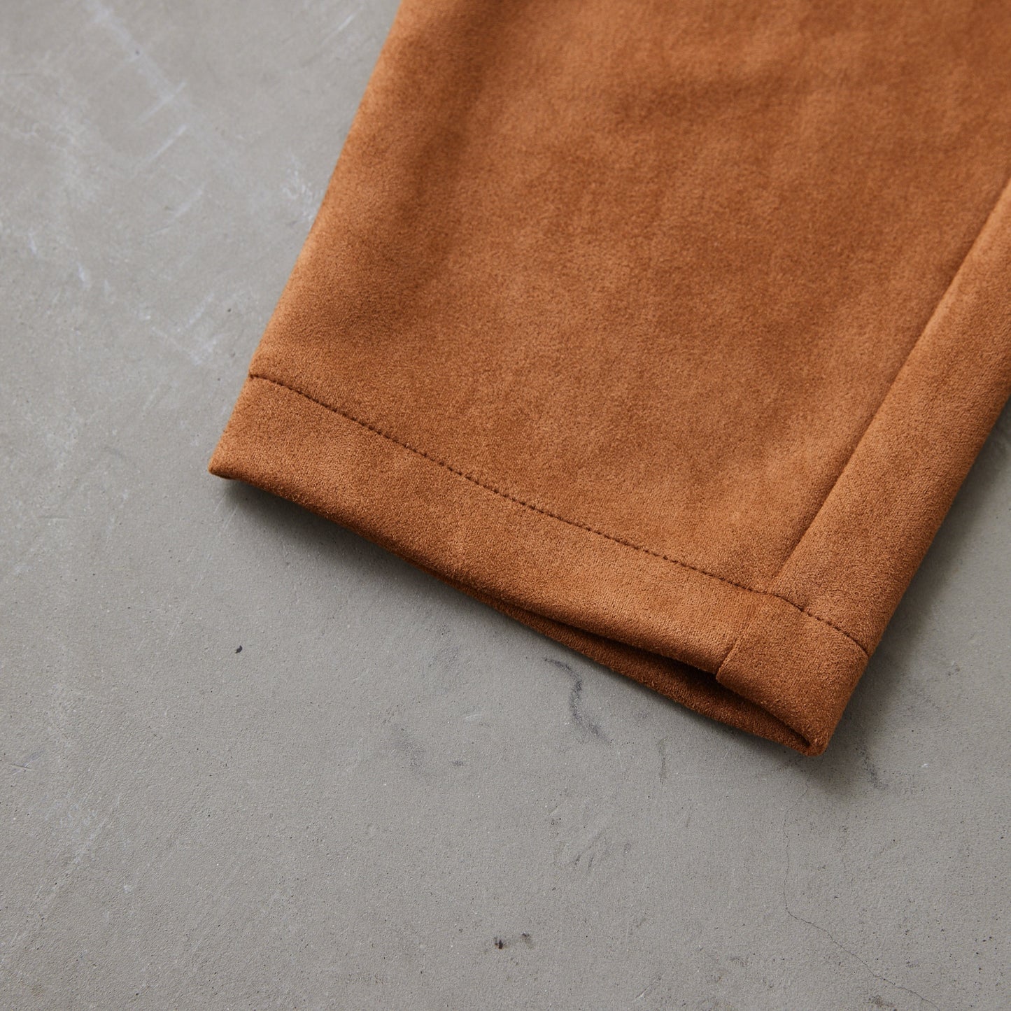 スウェードパンツ