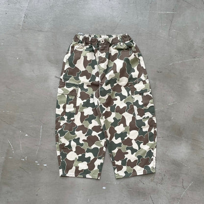 迷彩カーゴパンツ