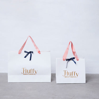 ロゴ入り紙袋(リボン付き)　M