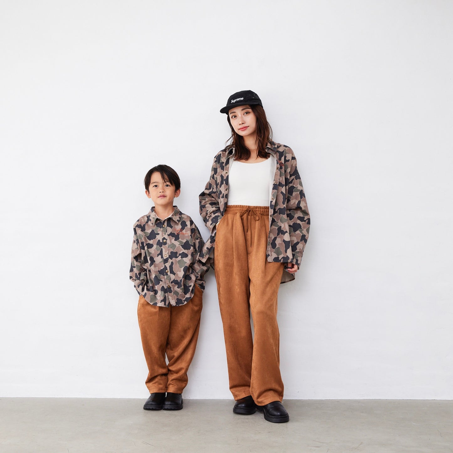 スウェードパンツ