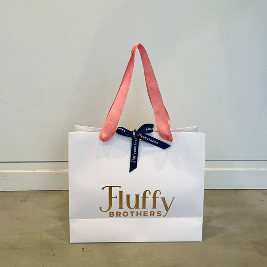 ロゴ入り紙袋(リボン付き)　M