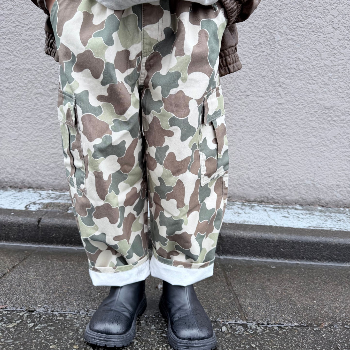 迷彩カーゴパンツ