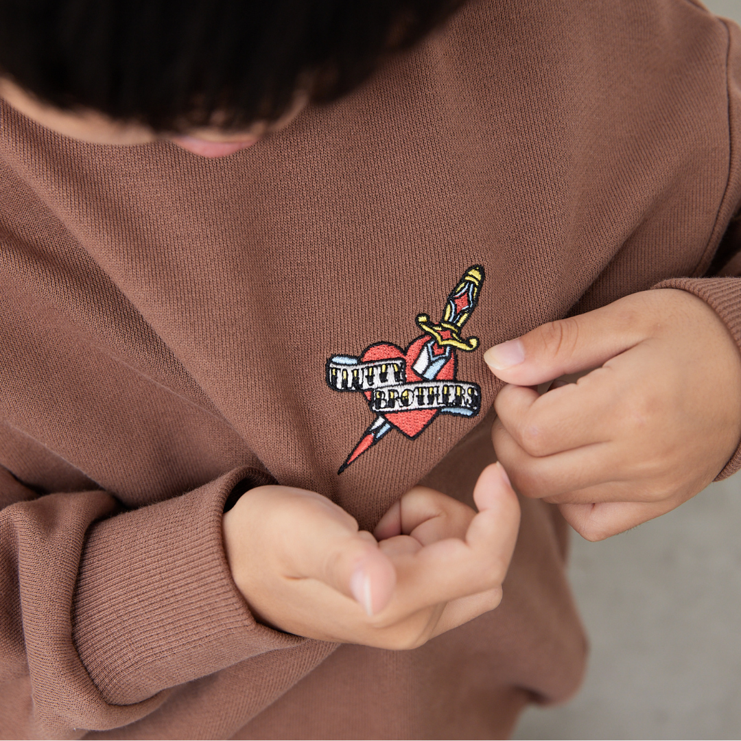 トラ刺繍トレーナー
