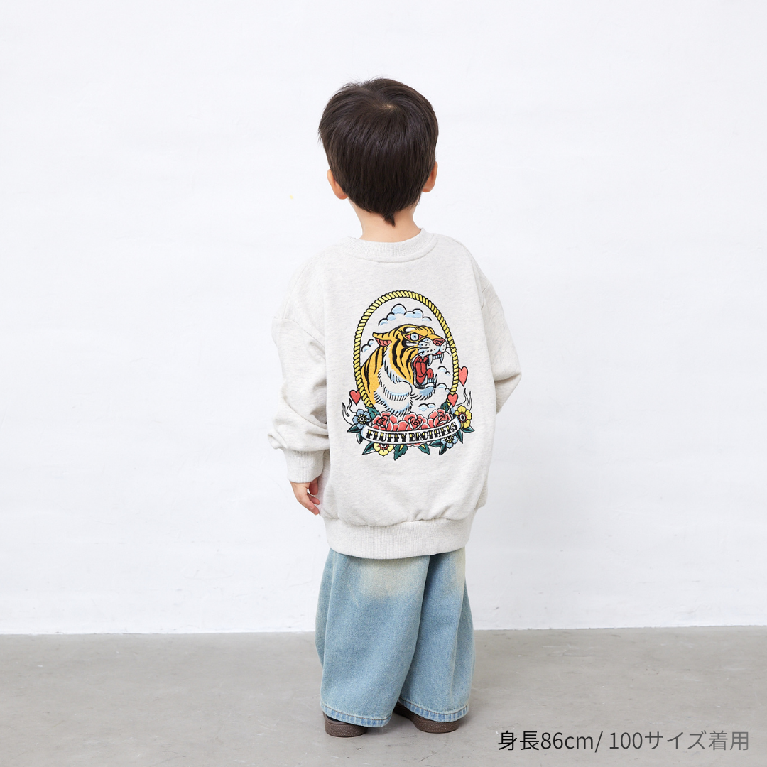 トラ刺繍トレーナー